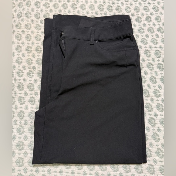 lululemon athletica Pants - Lululemon Women's City Sleek Wide Leg Utilitech Cropped Pants Size 29 Black